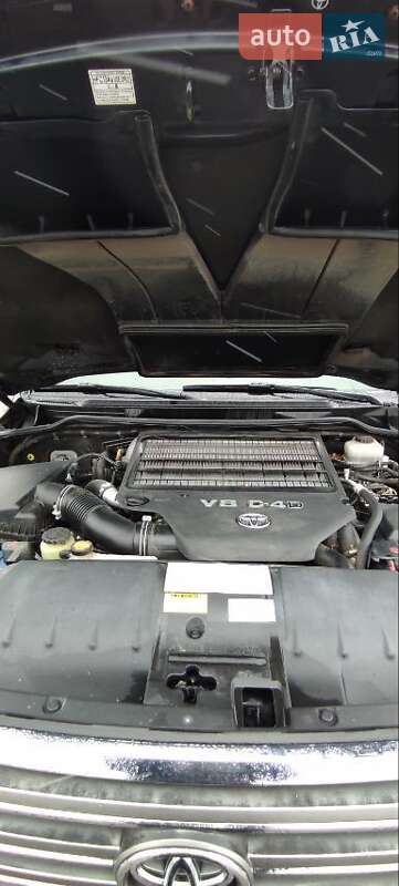 Внедорожник / Кроссовер Toyota Land Cruiser 2013 в Лубнах