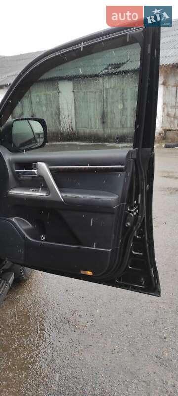 Внедорожник / Кроссовер Toyota Land Cruiser 2013 в Лубнах