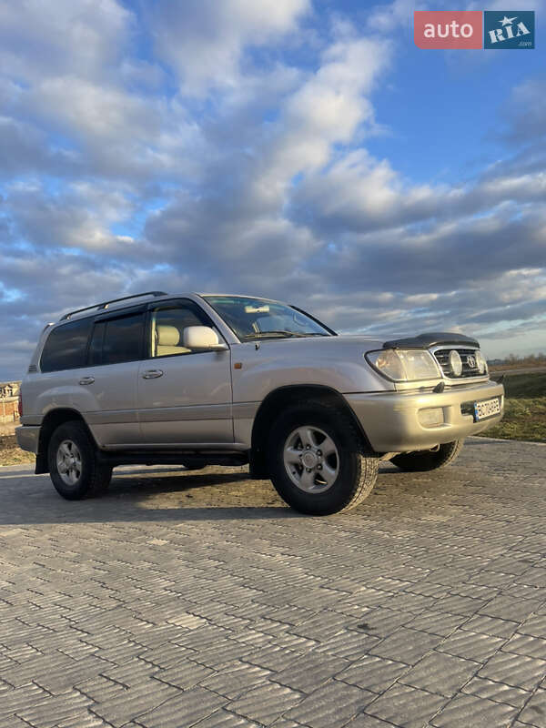 Внедорожник / Кроссовер Toyota Land Cruiser 2001 в Львове