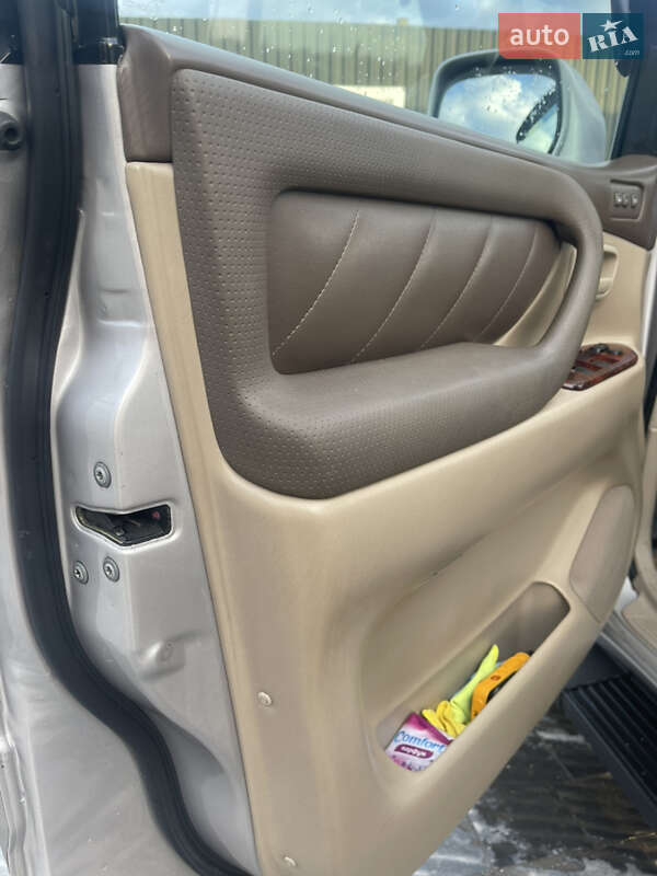 Внедорожник / Кроссовер Toyota Land Cruiser 2001 в Львове