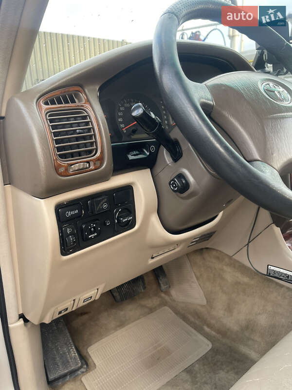 Внедорожник / Кроссовер Toyota Land Cruiser 2001 в Львове