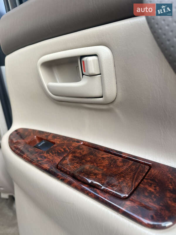 Внедорожник / Кроссовер Toyota Land Cruiser 2001 в Львове