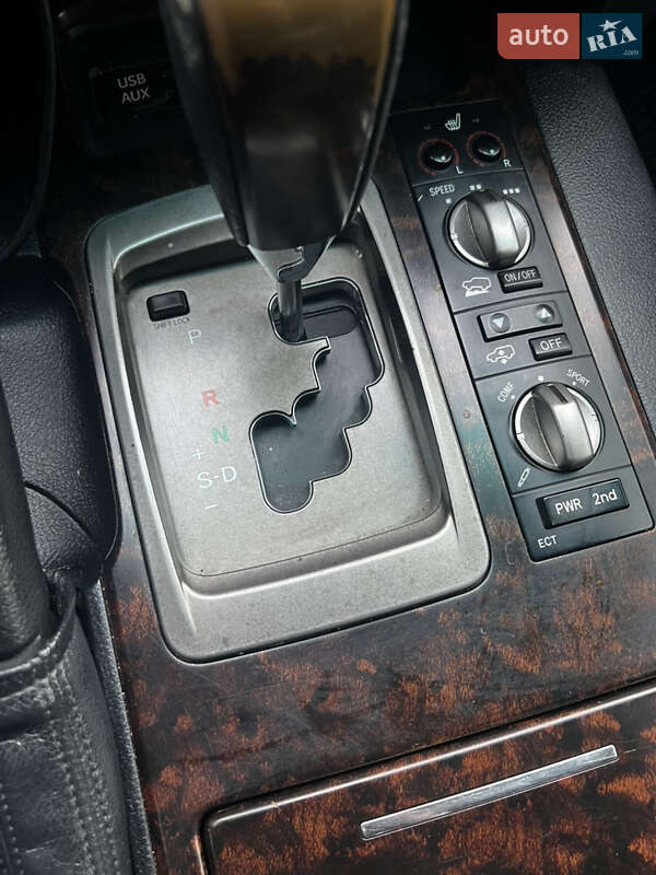 Внедорожник / Кроссовер Toyota Land Cruiser 2011 в Ужгороде