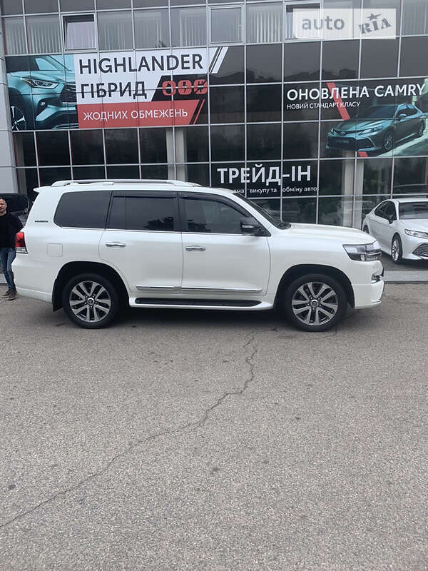Внедорожник / Кроссовер Toyota Land Cruiser 2017 в Днепре
