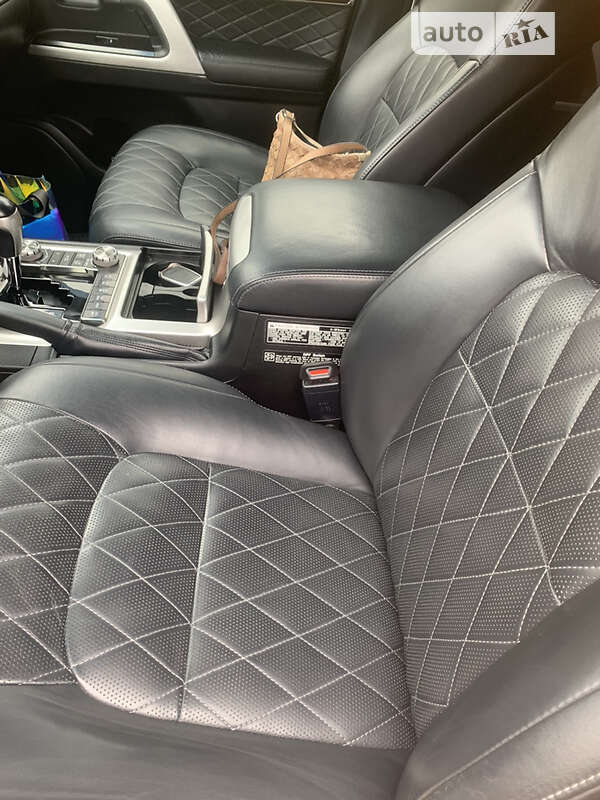 Внедорожник / Кроссовер Toyota Land Cruiser 2017 в Днепре