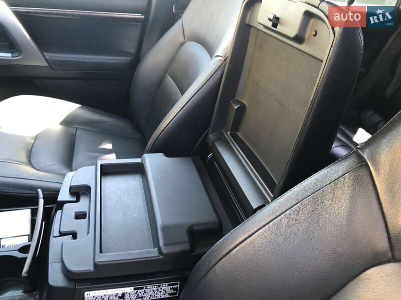 Внедорожник / Кроссовер Toyota Land Cruiser 2011 в Кривом Роге