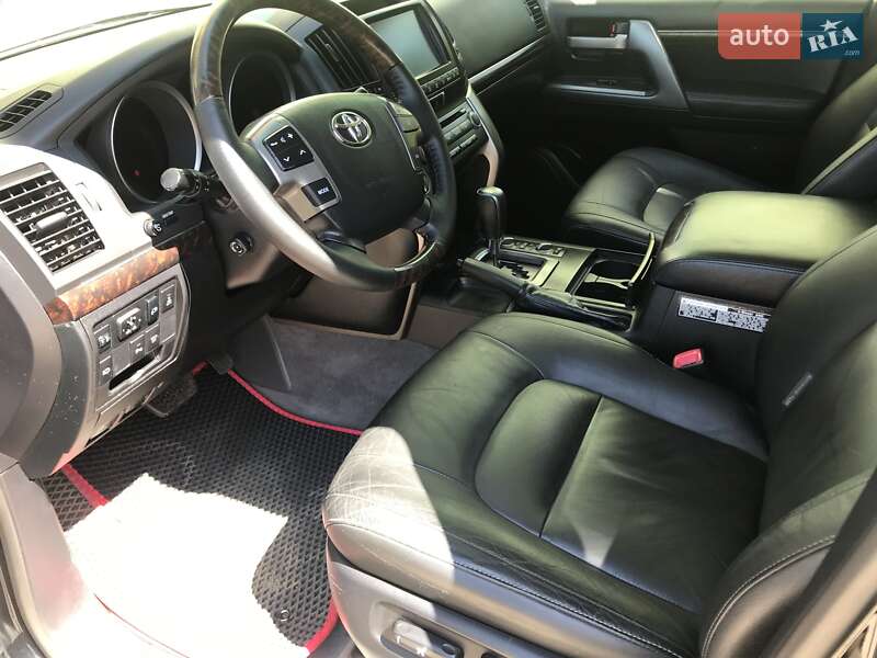 Внедорожник / Кроссовер Toyota Land Cruiser 2011 в Кривом Роге