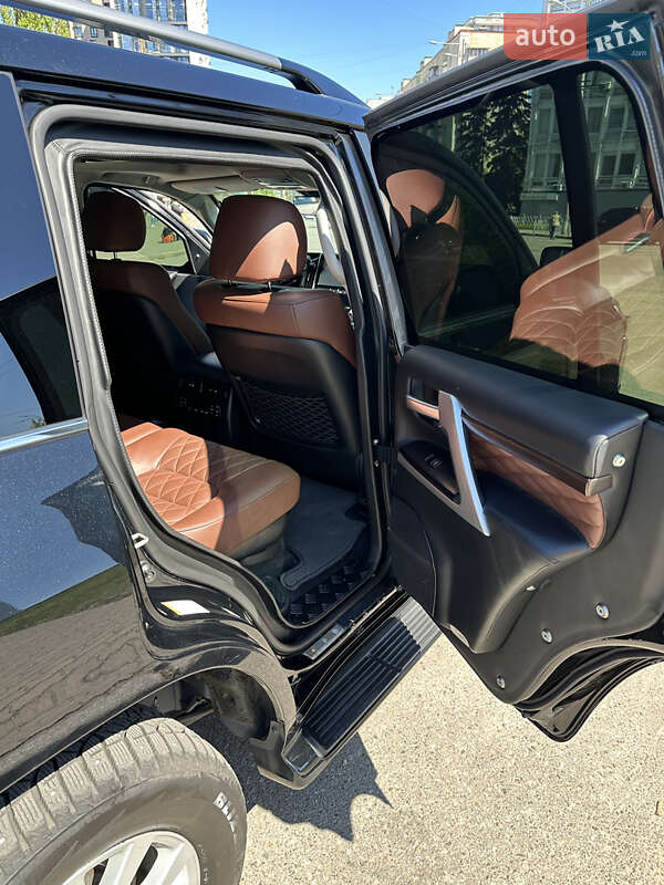 Внедорожник / Кроссовер Toyota Land Cruiser 2017 в Киеве фото 21 Внедорожник / Кроссовер Toyota Land Cruiser 2017 в Киеве