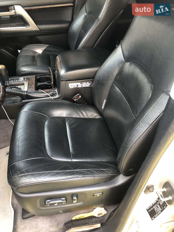 Внедорожник / Кроссовер Toyota Land Cruiser 2011 в Киеве