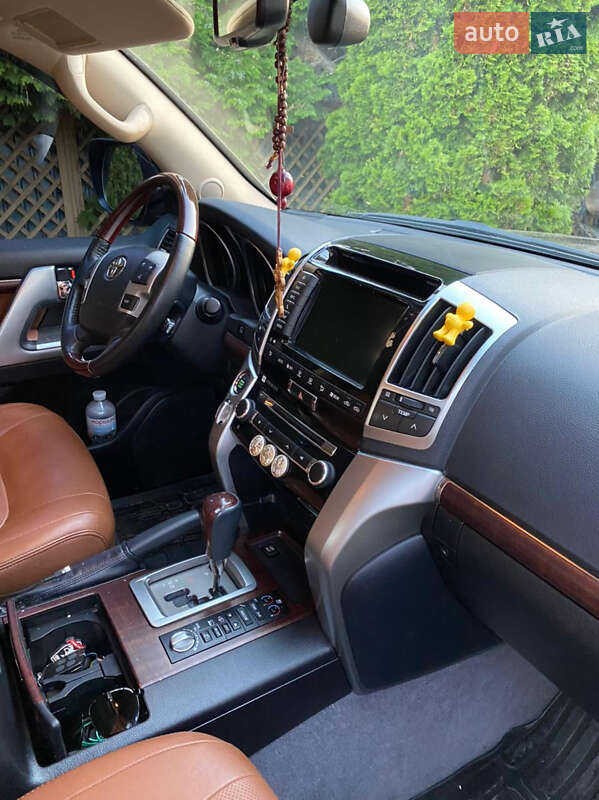 Внедорожник / Кроссовер Toyota Land Cruiser 2014 в Ужгороде