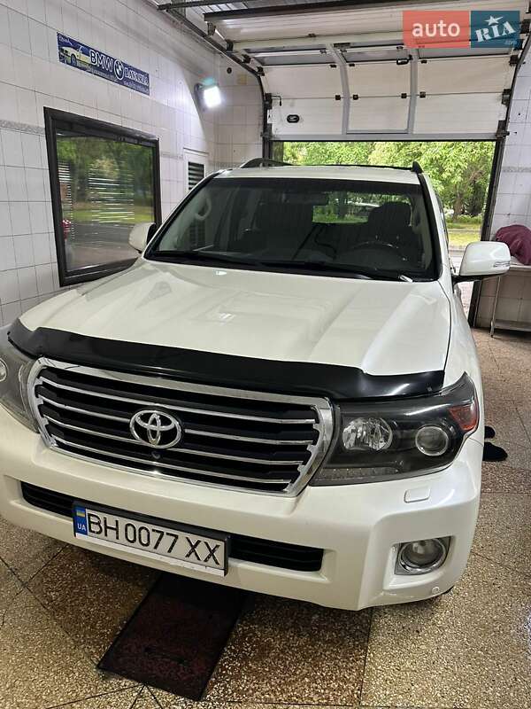 Toyota Land Cruiser 2012