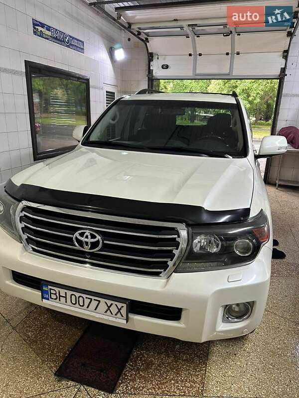 Toyota Land Cruiser 2012