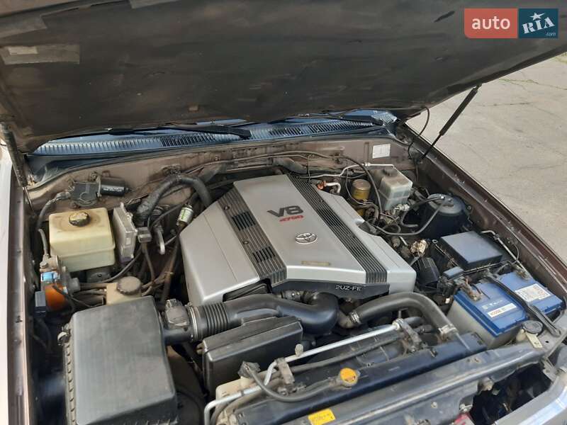 Внедорожник / Кроссовер Toyota Land Cruiser 1999 в Кривом Роге