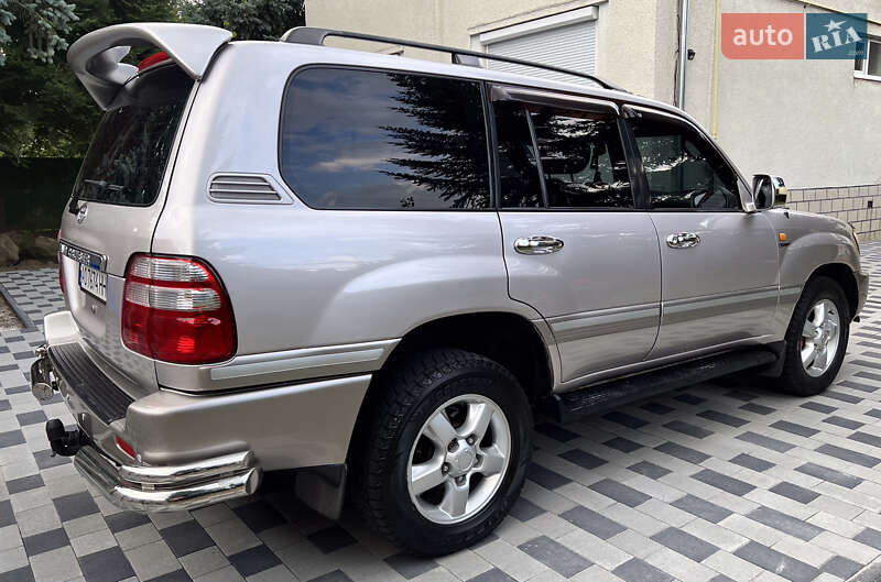 Позашляховик / Кросовер Toyota Land Cruiser 2003 в Мукачевому