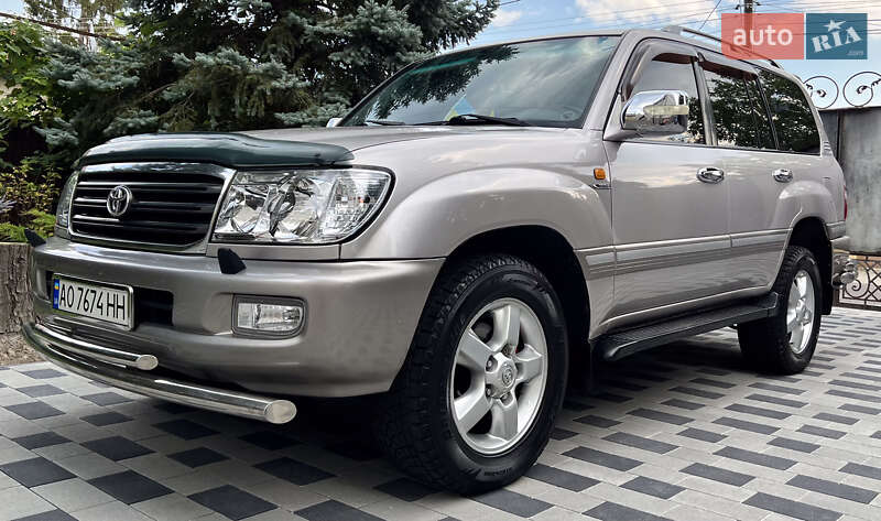 Позашляховик / Кросовер Toyota Land Cruiser 2003 в Мукачевому