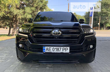 Позашляховик / Кросовер Toyota Land Cruiser 2017 в 