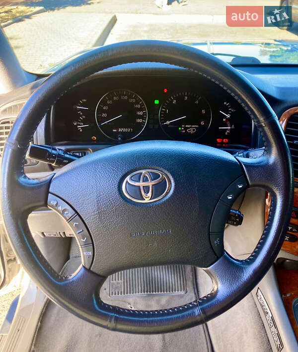 Внедорожник / Кроссовер Toyota Land Cruiser 2006 в Черкассах