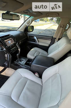 Внедорожник / Кроссовер Toyota Land Cruiser 2011 в 
