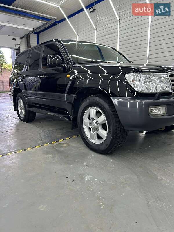 Внедорожник / Кроссовер Toyota Land Cruiser 2006 в Киеве