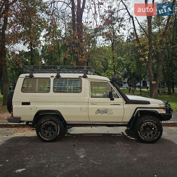 Внедорожник / Кроссовер Toyota Land Cruiser 2014 в Киеве