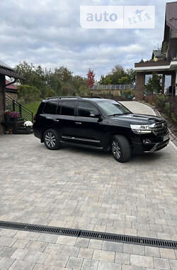 Внедорожник / Кроссовер Toyota Land Cruiser 2018 в 