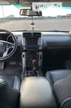 Внедорожник / Кроссовер Toyota Land Cruiser 2010 в Днепре