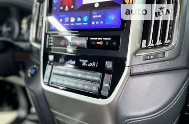 Внедорожник / Кроссовер Toyota Land Cruiser 2019 в 