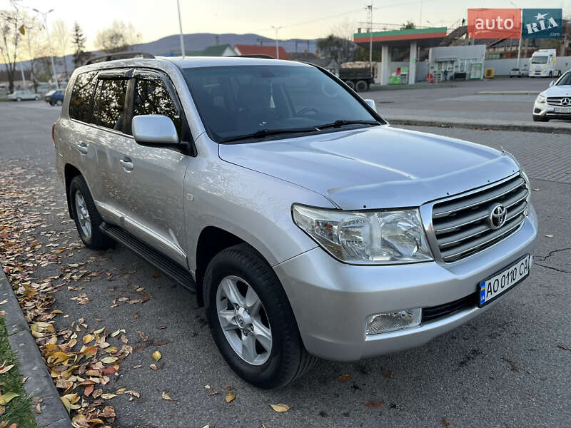 Позашляховик / Кросовер Toyota Land Cruiser 2008 в Сваляві