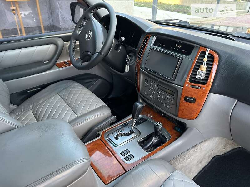 Внедорожник / Кроссовер Toyota Land Cruiser 2003 в Ровно фото 13 Внедорожник / Кроссовер Toyota Land Cruiser 2003 в Ровно
