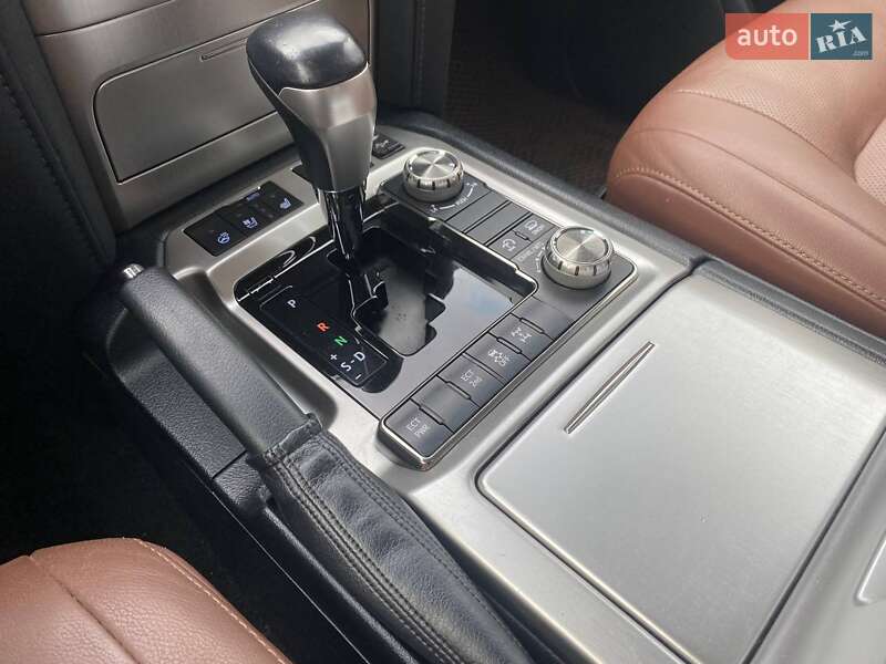 Внедорожник / Кроссовер Toyota Land Cruiser 2019 в Днепре