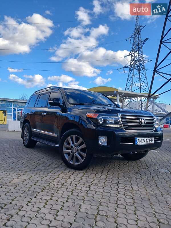 Внедорожник / Кроссовер Toyota Land Cruiser 2015 в Черновцах