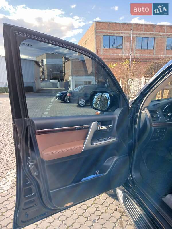 Внедорожник / Кроссовер Toyota Land Cruiser 2015 в Черновцах