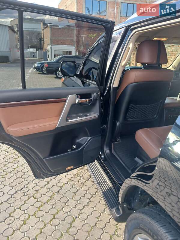 Внедорожник / Кроссовер Toyota Land Cruiser 2015 в Черновцах