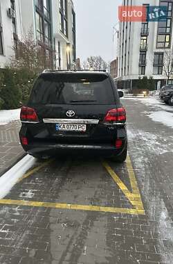 Внедорожник / Кроссовер Toyota Land Cruiser 2014 в 