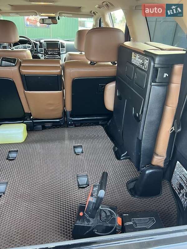 Внедорожник / Кроссовер Toyota Land Cruiser 2014 в Киеве фото 25 Внедорожник / Кроссовер Toyota Land Cruiser 2014 в Киеве