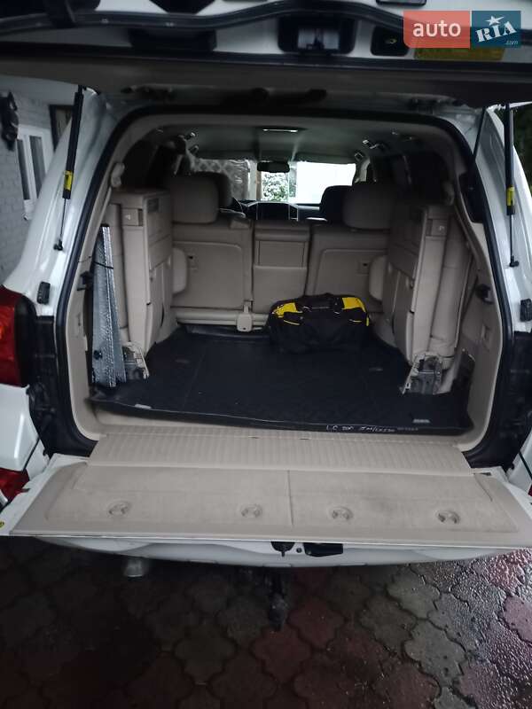 Позашляховик / Кросовер Toyota Land Cruiser 2013 в Чернігові