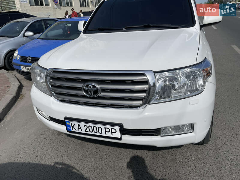 Внедорожник / Кроссовер Toyota Land Cruiser 2011 в 