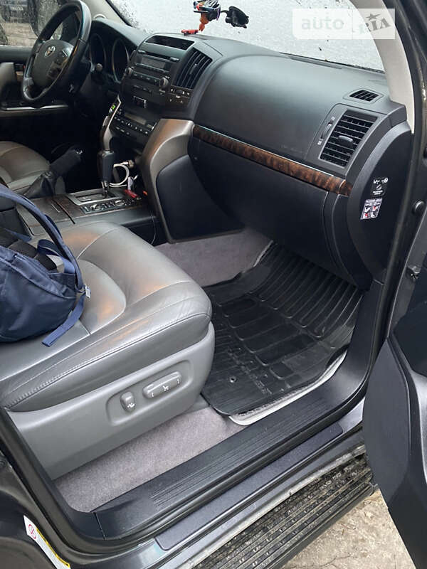 Позашляховик / Кросовер Toyota Land Cruiser 2011 в Львові фото 5 Позашляховик / Кросовер Toyota Land Cruiser 2011 в Львові