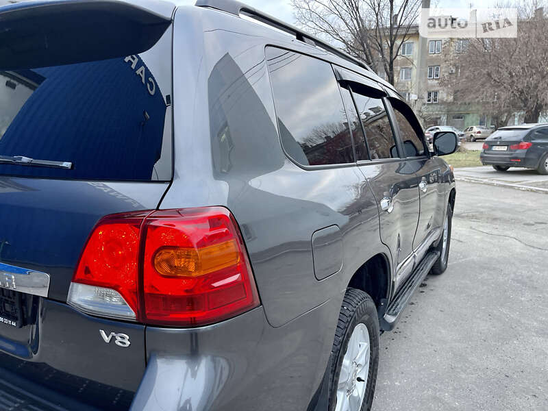 Внедорожник / Кроссовер Toyota Land Cruiser 2012 в Каменском