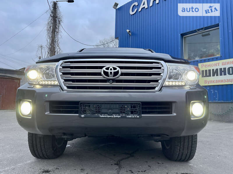 Внедорожник / Кроссовер Toyota Land Cruiser 2012 в Каменском