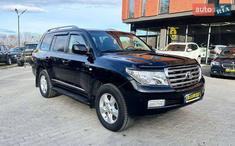 Toyota Land Cruiser 2011