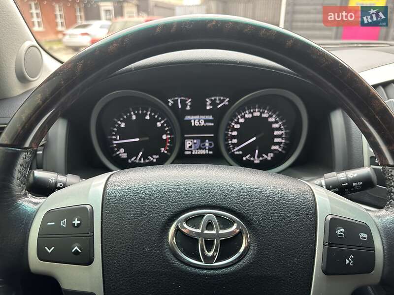 Позашляховик / Кросовер Toyota Land Cruiser 2012 в Кривому Розі