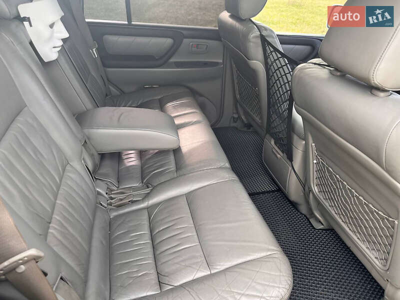 Внедорожник / Кроссовер Toyota Land Cruiser 2004 в Новых Санжарах