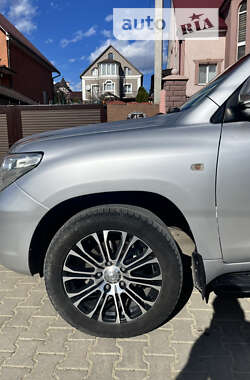 Внедорожник / Кроссовер Toyota Land Cruiser 2007 в Черновцах