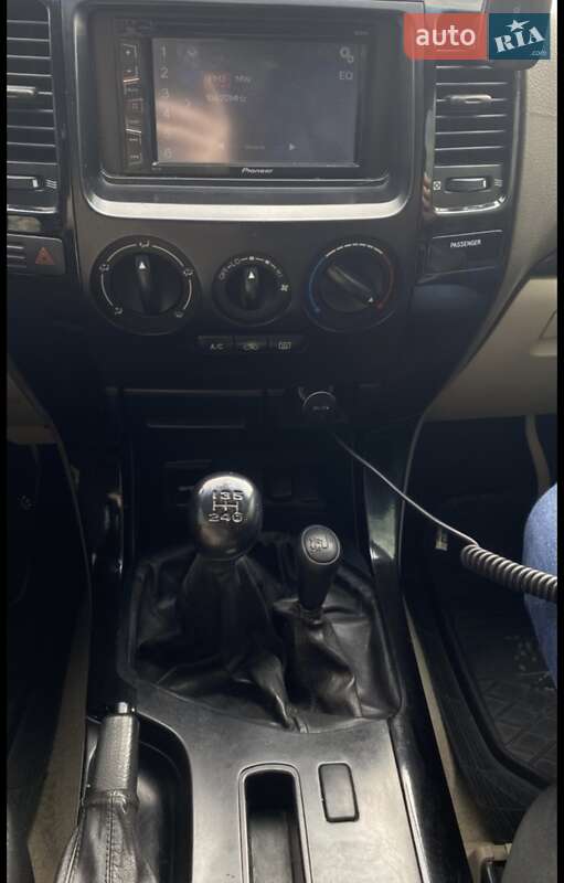 Внедорожник / Кроссовер Toyota Land Cruiser 2006 в Харькове