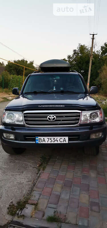 Внедорожник / Кроссовер Toyota Land Cruiser 2003 в Кропивницком