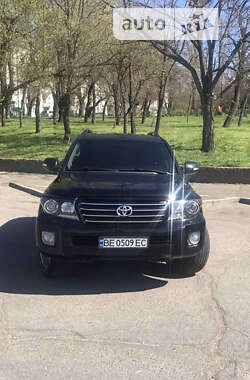 Позашляховик / Кросовер Toyota Land Cruiser 2012 в Миколаєві