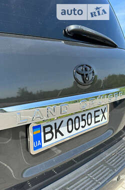 Позашляховик / Кросовер Toyota Land Cruiser 2011 в Дубні