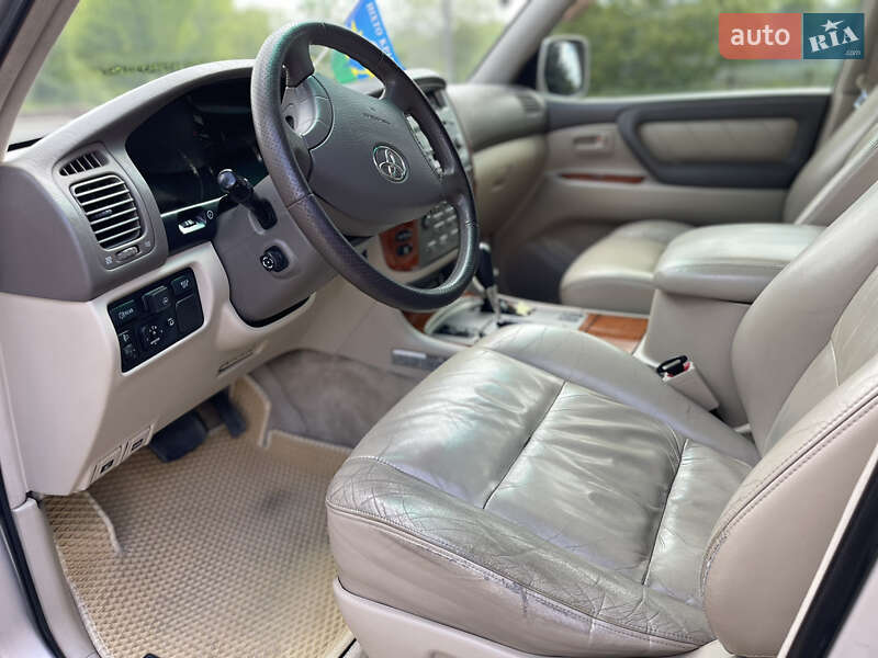 Внедорожник / Кроссовер Toyota Land Cruiser 2003 в Шполе