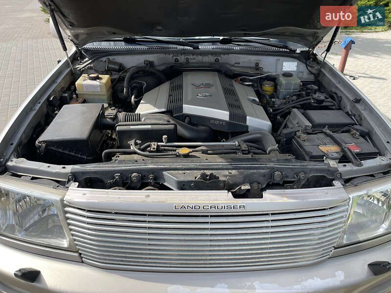 Внедорожник / Кроссовер Toyota Land Cruiser 2003 в Шполе